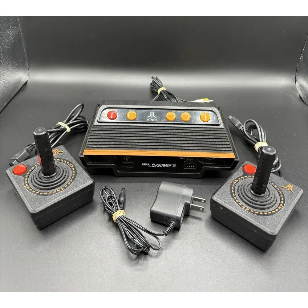 Atari Flashback 3 Console / With Controllers /Complete / Tested